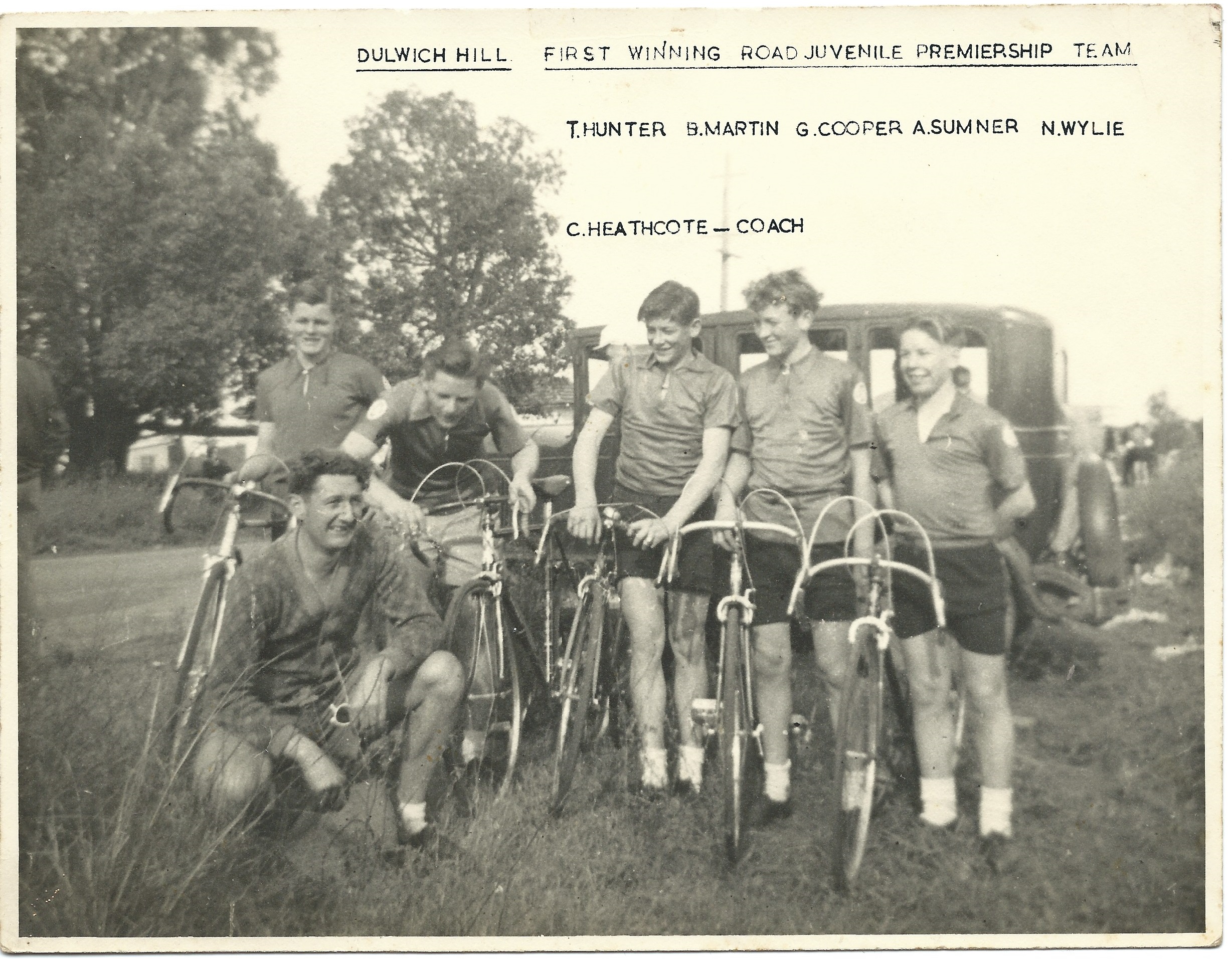 DHBC Road Juvenile Premiership Team 1952.jpeg