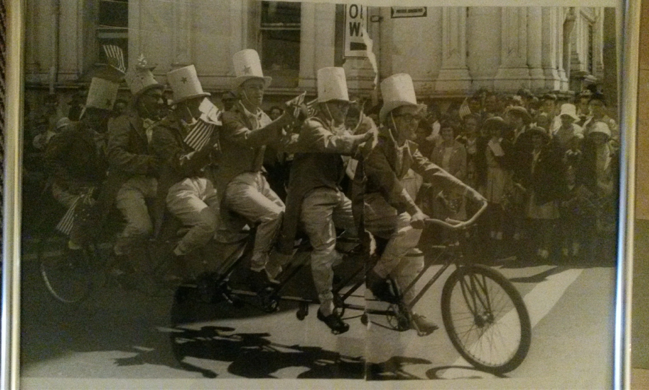 1966 LBJ tandem welcome in Sydney.jpg